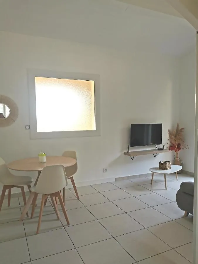 Charmant T2 Avec Exterieur Au Coeur Du Vaucluse Châteauneuf-de-Gadagne